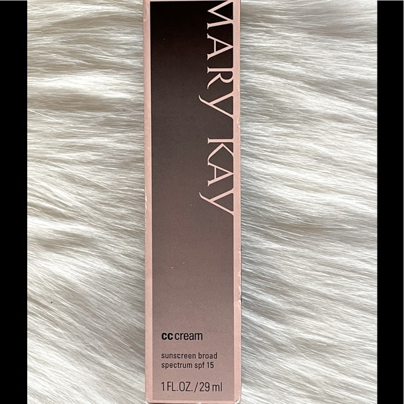 Mary Kay CC Cream Sunscreen Broad Spectrum SPF 15*